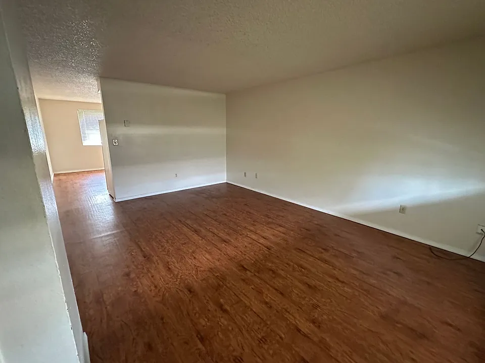 355 E 5th Ave