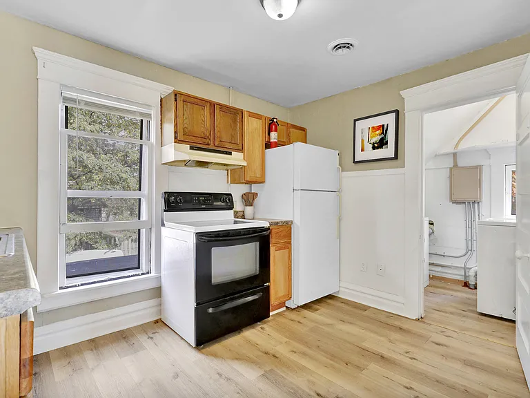 1033 E Cesar E Chavez Ave #1/2 — Photo 5