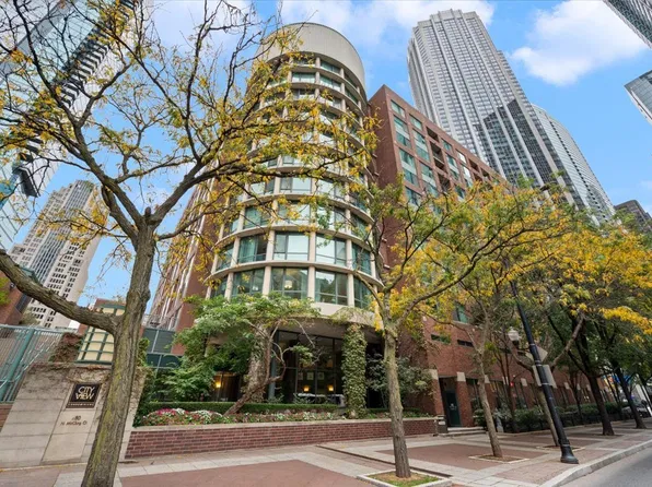 480 N McClurg Ct APT 311, Chicago, IL 60611