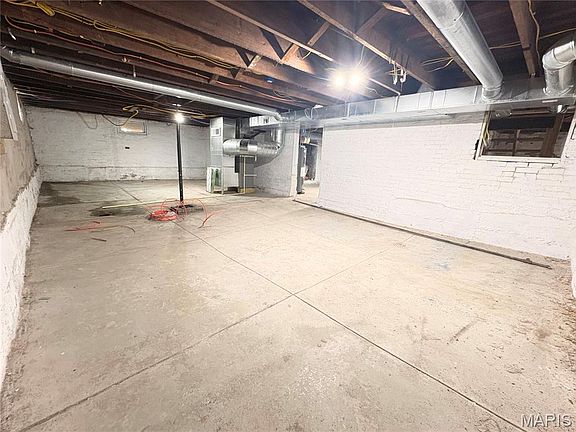 2nd image of 200 W 7th North St