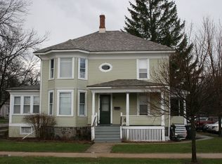 406 S Hough St, Barrington, IL