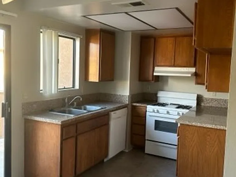 3152 Triumph Ln — Photo 12