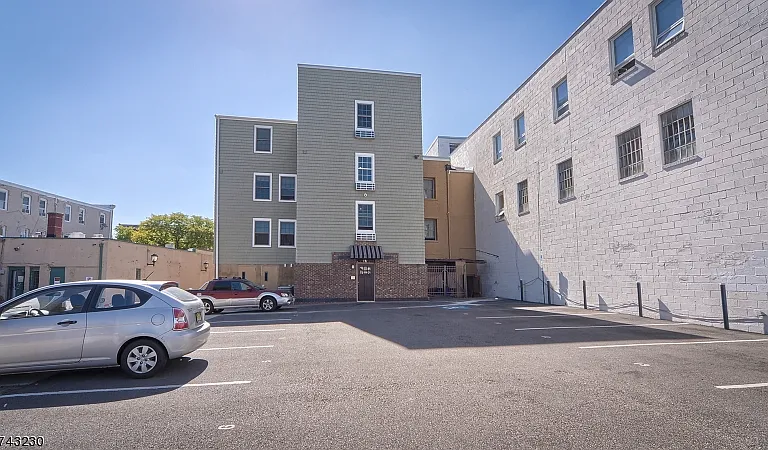 28 W Main St #2D — Photo 8