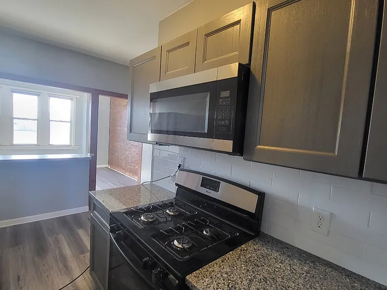 Kensington Ave — Photo 2