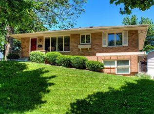 2835 Francis Dr, Des Moines, IA 50310