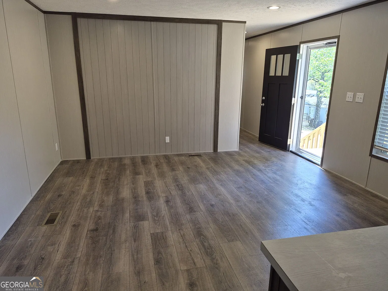 3 bed, 2.0 bath, $1,395 — Photo 2