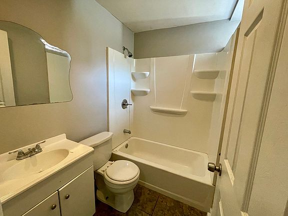 5th image of 3451 Braddock St Floor 1
