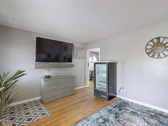3rd image of 8504 Cotswold Dr
