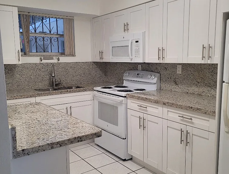 2460 SW 18th Ave #1111 — Photo 11