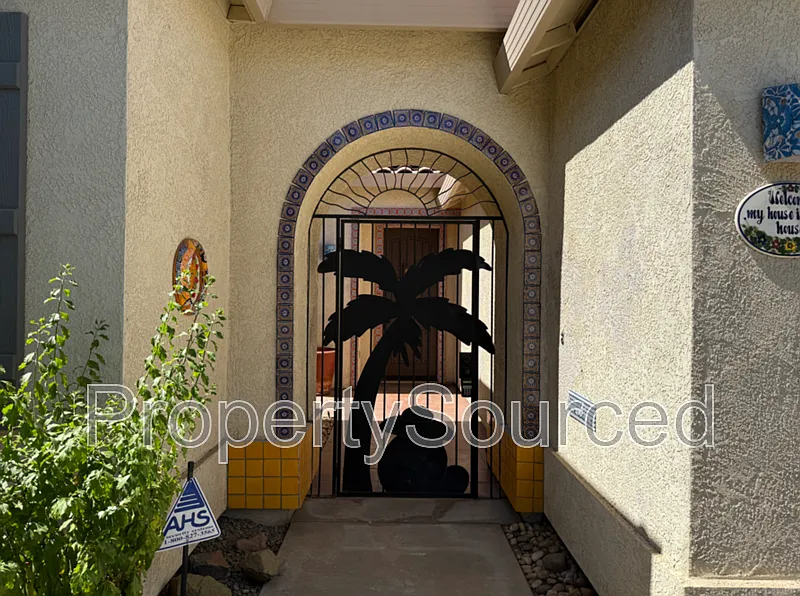 4 bed, 2.0 bath, 2282 sqft, $3,295 — Photo 4