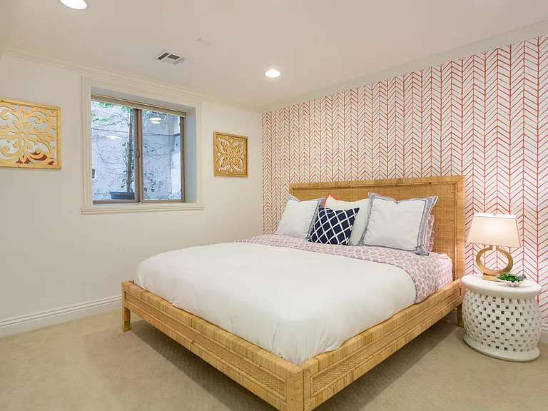 918 Monterey Blvd — Photo 18