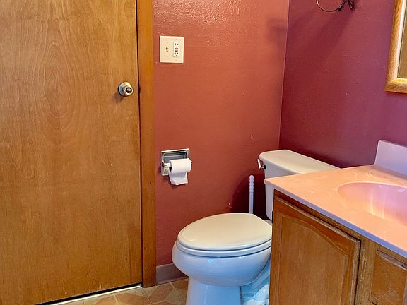 5th image of 1037 Des Plaines Ave #202