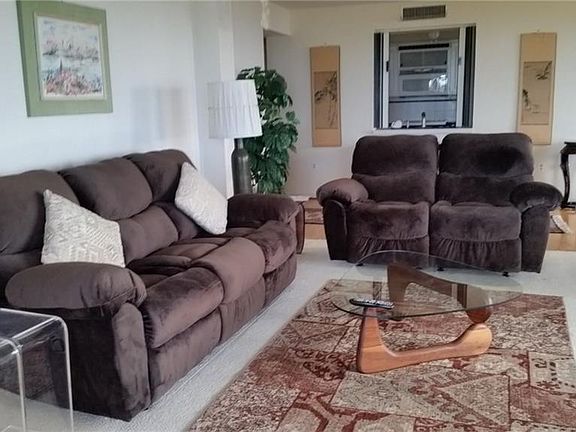 4th image of 15 Bluebill Ave APT 1102