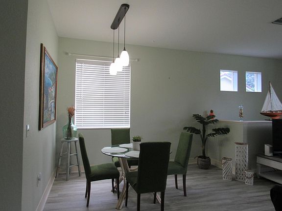 3rd image of 48 SE Sedona Circle #201