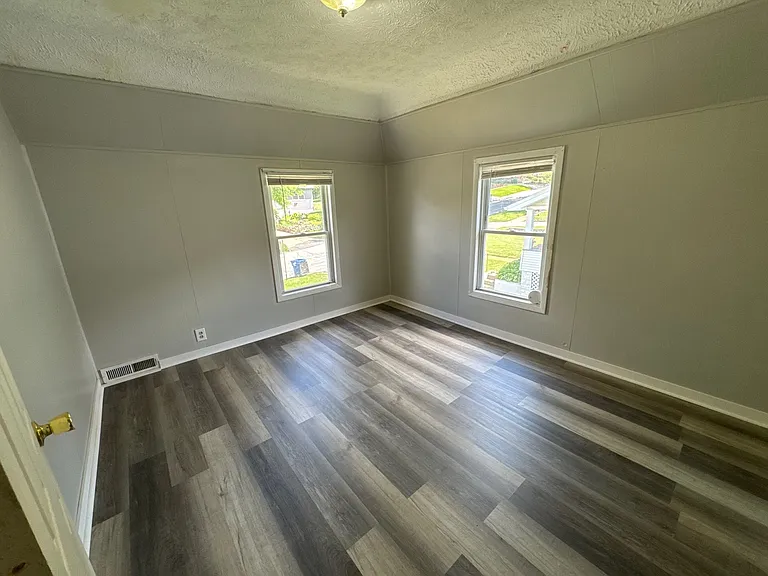 6547 Bedford Ave — Photo 17