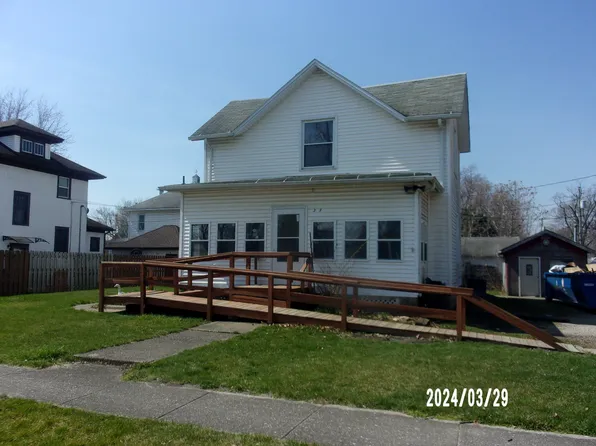 303 N 3rd St, Watseka, IL 60970