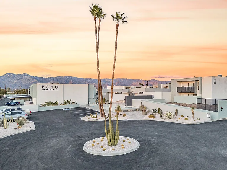 Echo Luxury Apartments — Photo 6