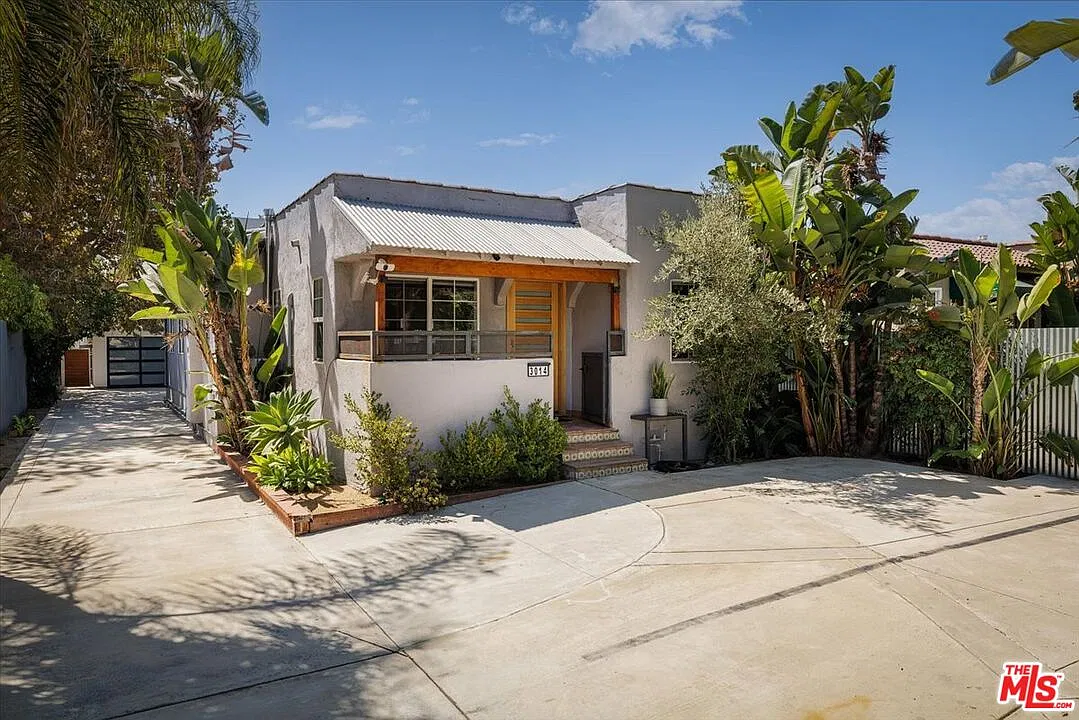 2 bed, 1.0 bath, 900 sqft, $3,700 — Photo 1