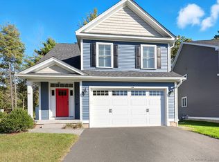 46 Hendricks Ln, Simsbury, CT 06070