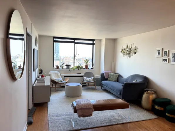 275 West 96th Street image 1 of 19