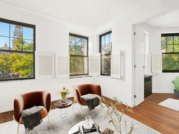 290 6th Avenue image 3 of 17