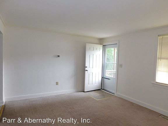 5th image of 413 Saint Luke St