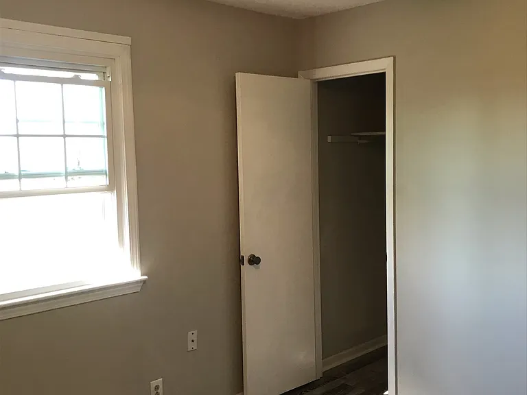 100 Grant Dr — Photo 12