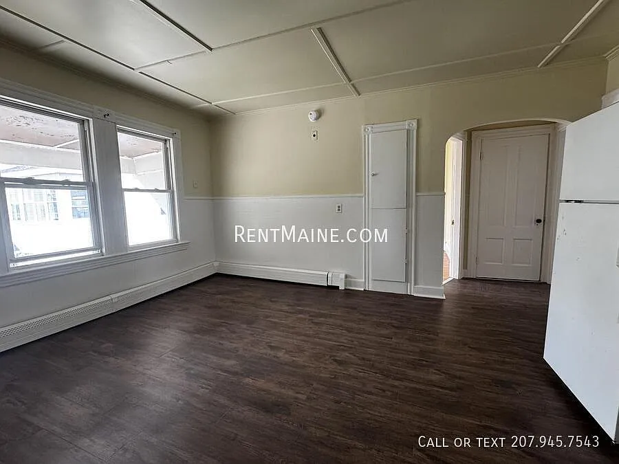 3 bed, 845 sqft, $1,300 — Photo 3