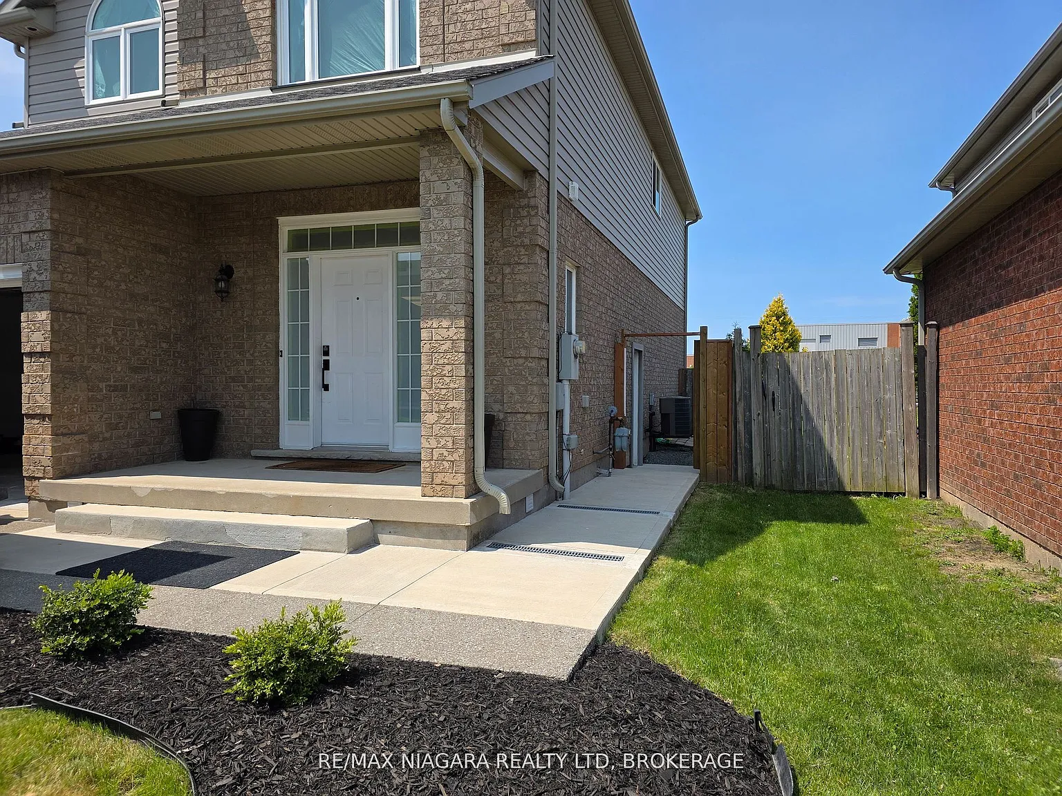 1 bed, $1,600 — Photo 2