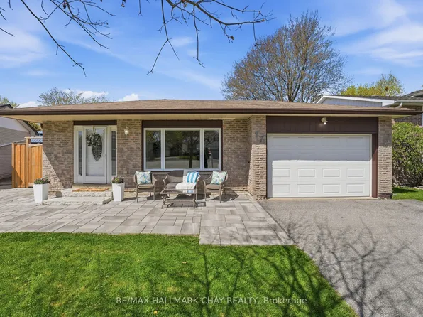 17 Hunter Ct, New Tecumseth, ON L9R 1A6