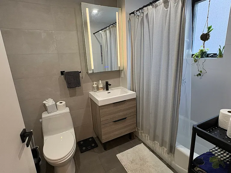 116-17 Grosvenor Ln #3C — Photo 5