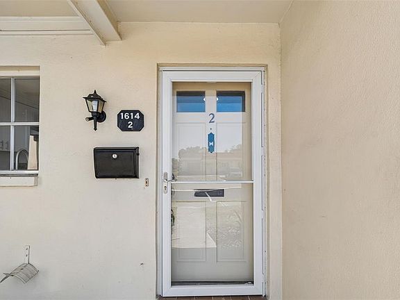 3rd image of 1614 S Lake Ave APT 2