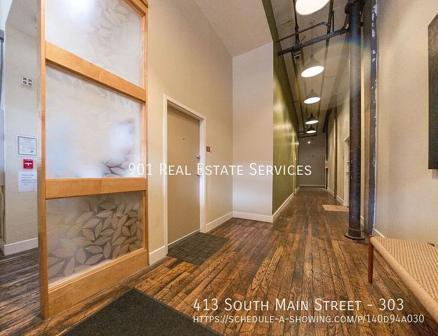 Stunning South Main Loft — Photo 3