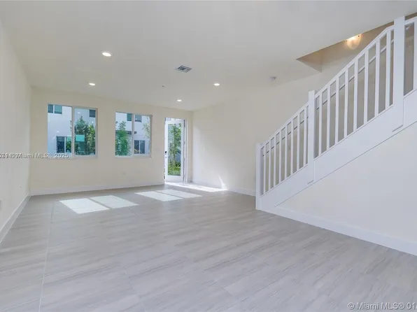 10226 NW 64th Ter APT 105, Doral, FL 33178