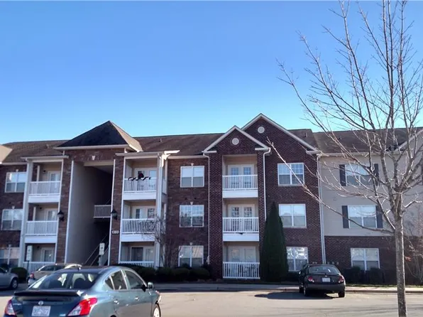 1380-310 Heritage Pointe Dr, Winston Salem, NC 27127