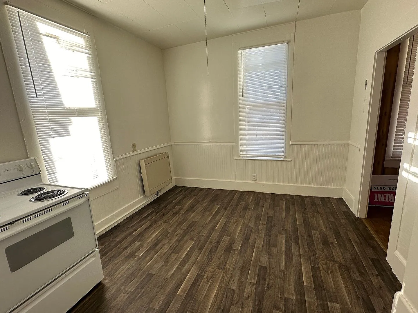 3 bedroom home on double lot close to park — Photo 4