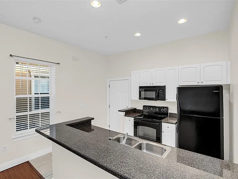 1384 Lake Baldwin Ln #C — Photo 6