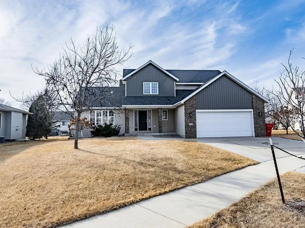 3919 Birmingham Ln NW, Rochester, MN 55901