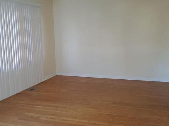 4th image of 3370 Marmary Ln