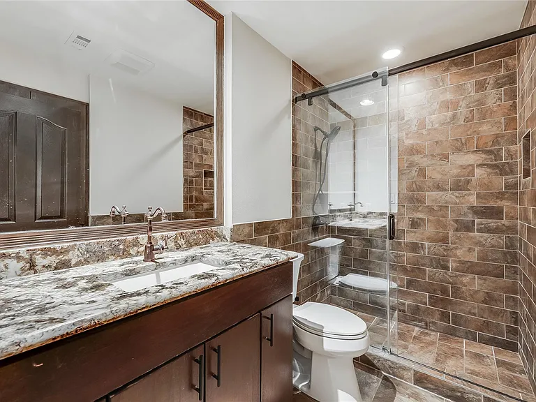 4900 Balcones Dr — Photo 37