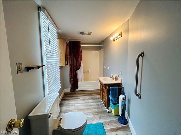 4th image of 10671 South St