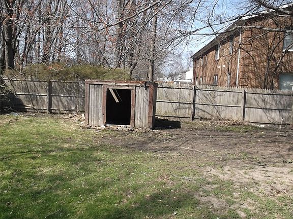 2nd image of 248 Johns St