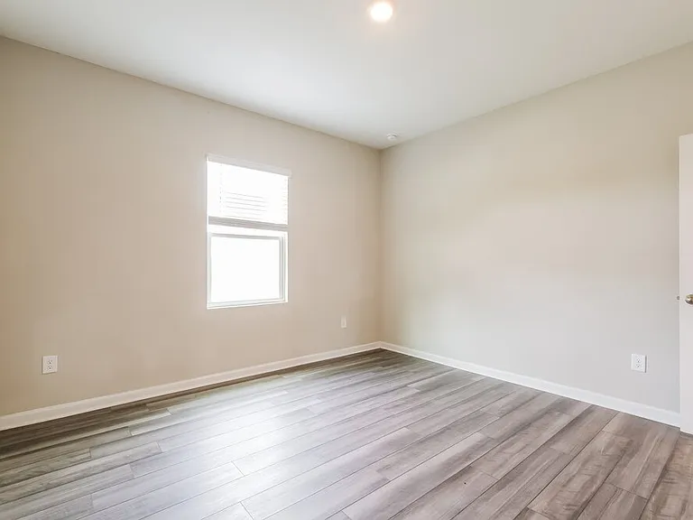 590 Knightsbridge Ln — Photo 13
