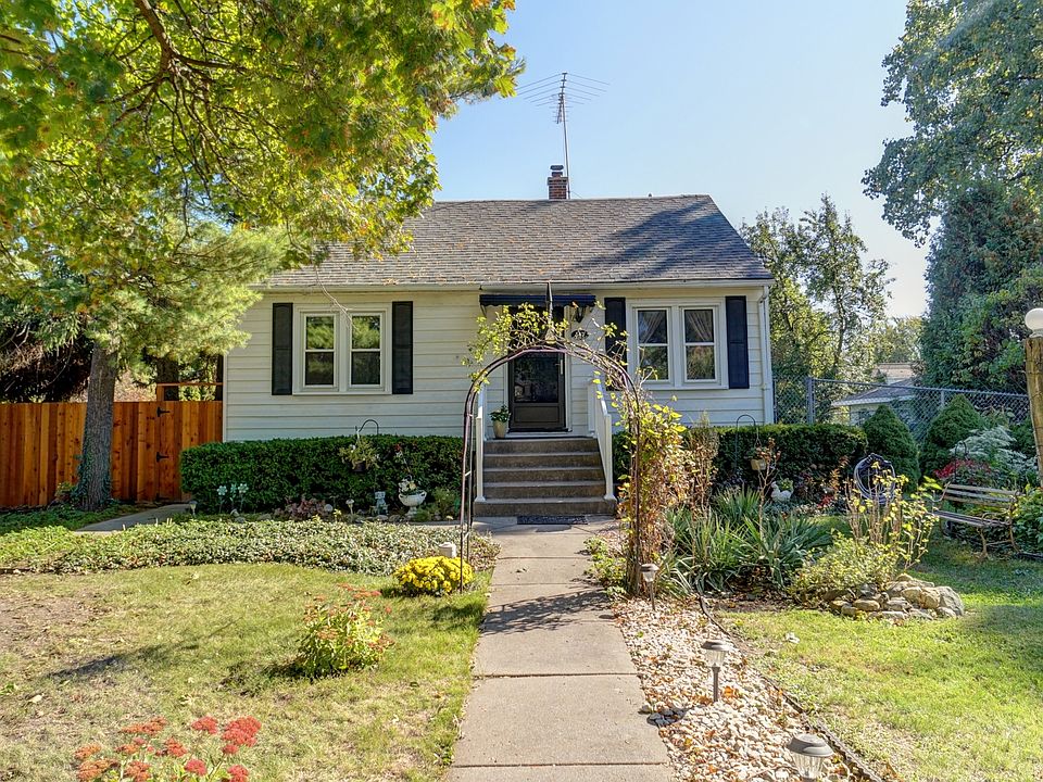 1st image of 567 Sandra Ave