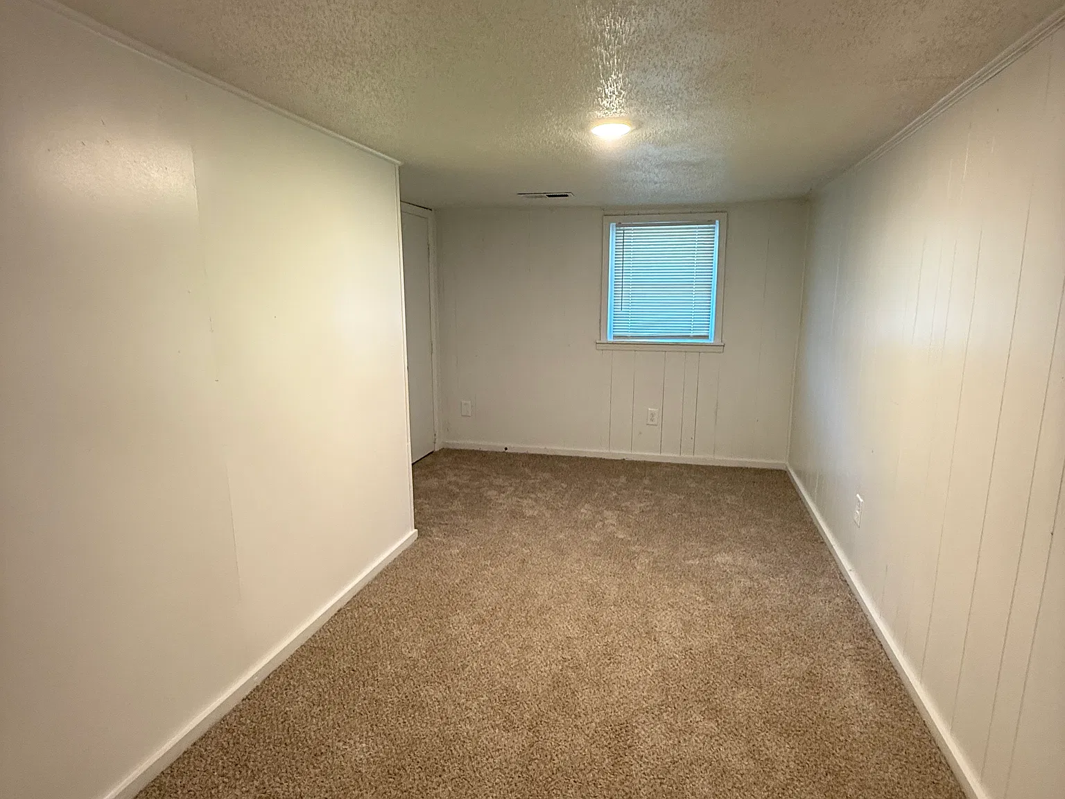 6 bed, 1930 sqft, $1,595 — Photo 4