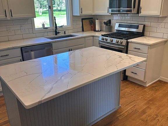 Quartz countertop Island