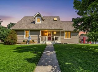 609 Foster Ln, Warrensburg, MO 64093