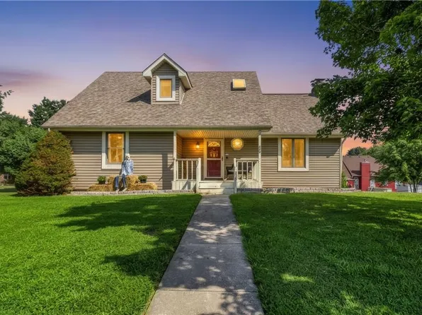 609 Foster Ln, Warrensburg, MO 64093
