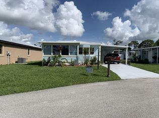 8 Brisa Lane, Port St Lucie, FL 34952
