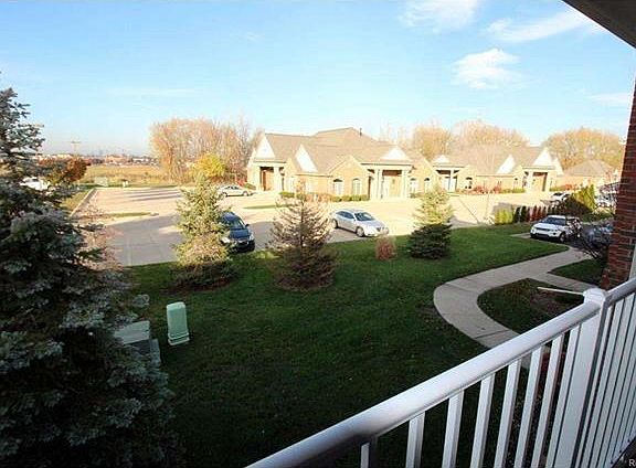 3rd image of 15347 Cornell Dr